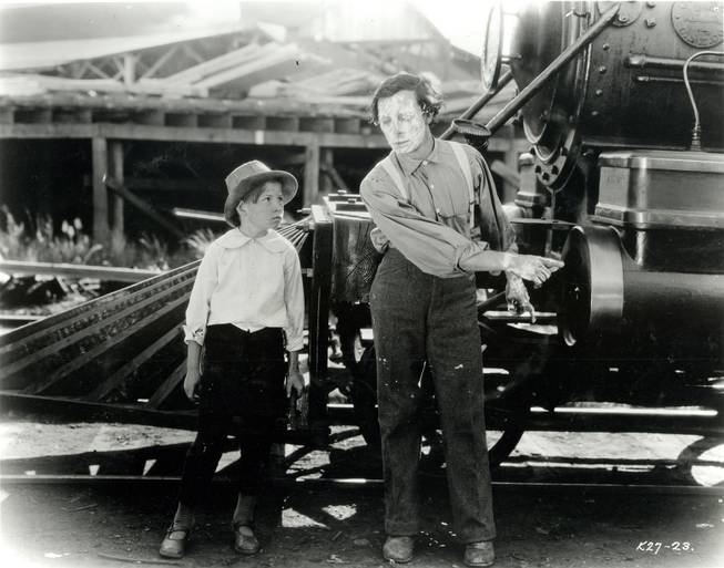 Jack Hanlon and Buster Keaton in The General (1926).